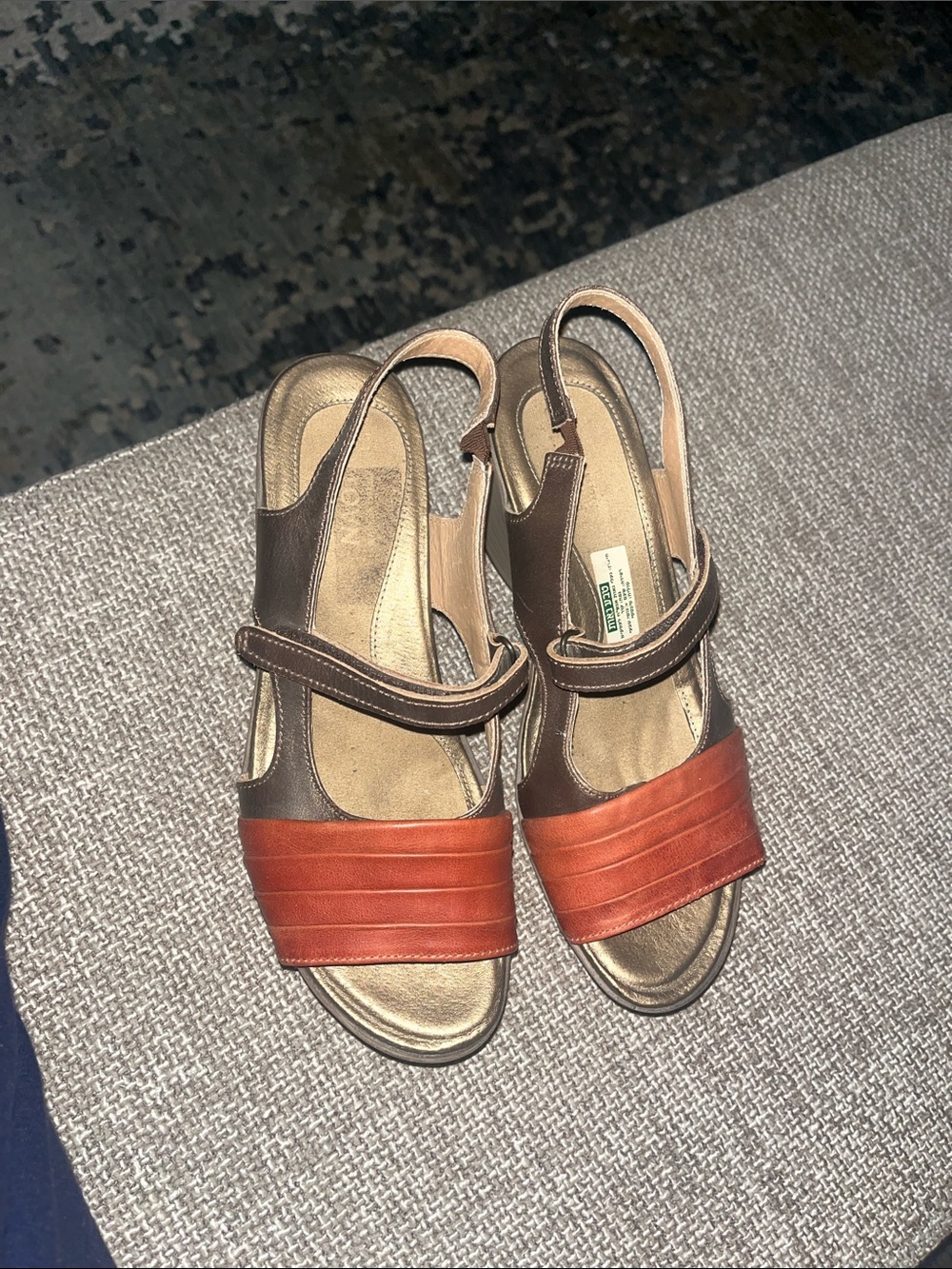 Naot size 39 EUC wedges